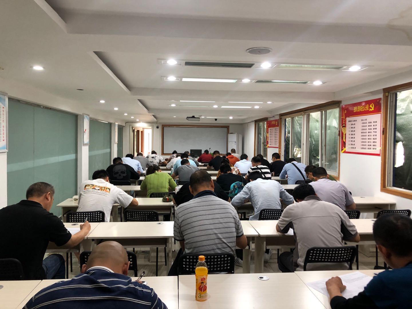 成都工贸安全负责人、安全管理人员培训报名就找四川众行联程培训机构